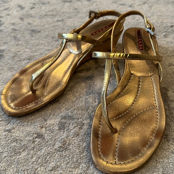 Prada thong sandals, wedge heel, aize 38 EU, 7.5 US. Made in Italy - Picture 1 of 4